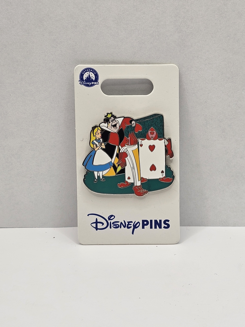 Alice in Wonderland Queen of Hearts Card Soldiers Glitter Single Pin.